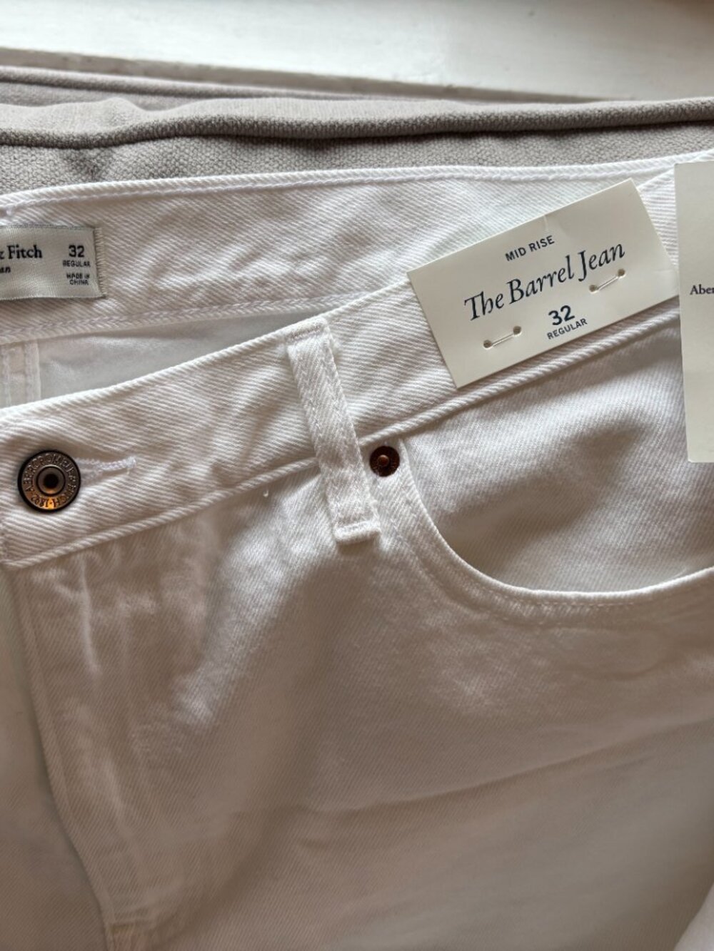 NWT Abercrombie & Fitch White Barrel Jean 32